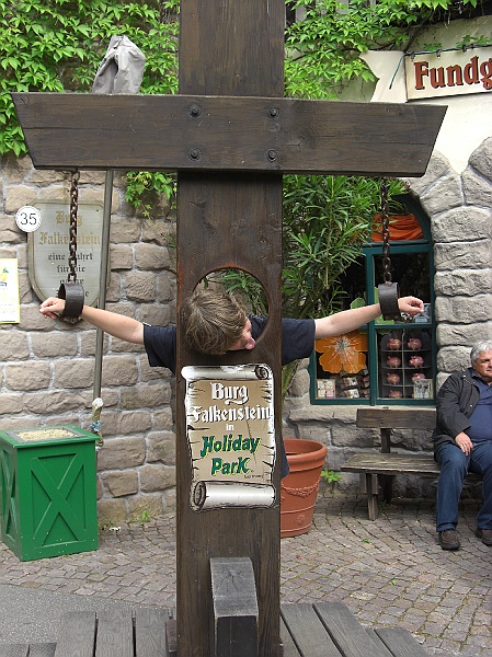 09 05 09 Jugendausflug HolidayPark (45).JPG